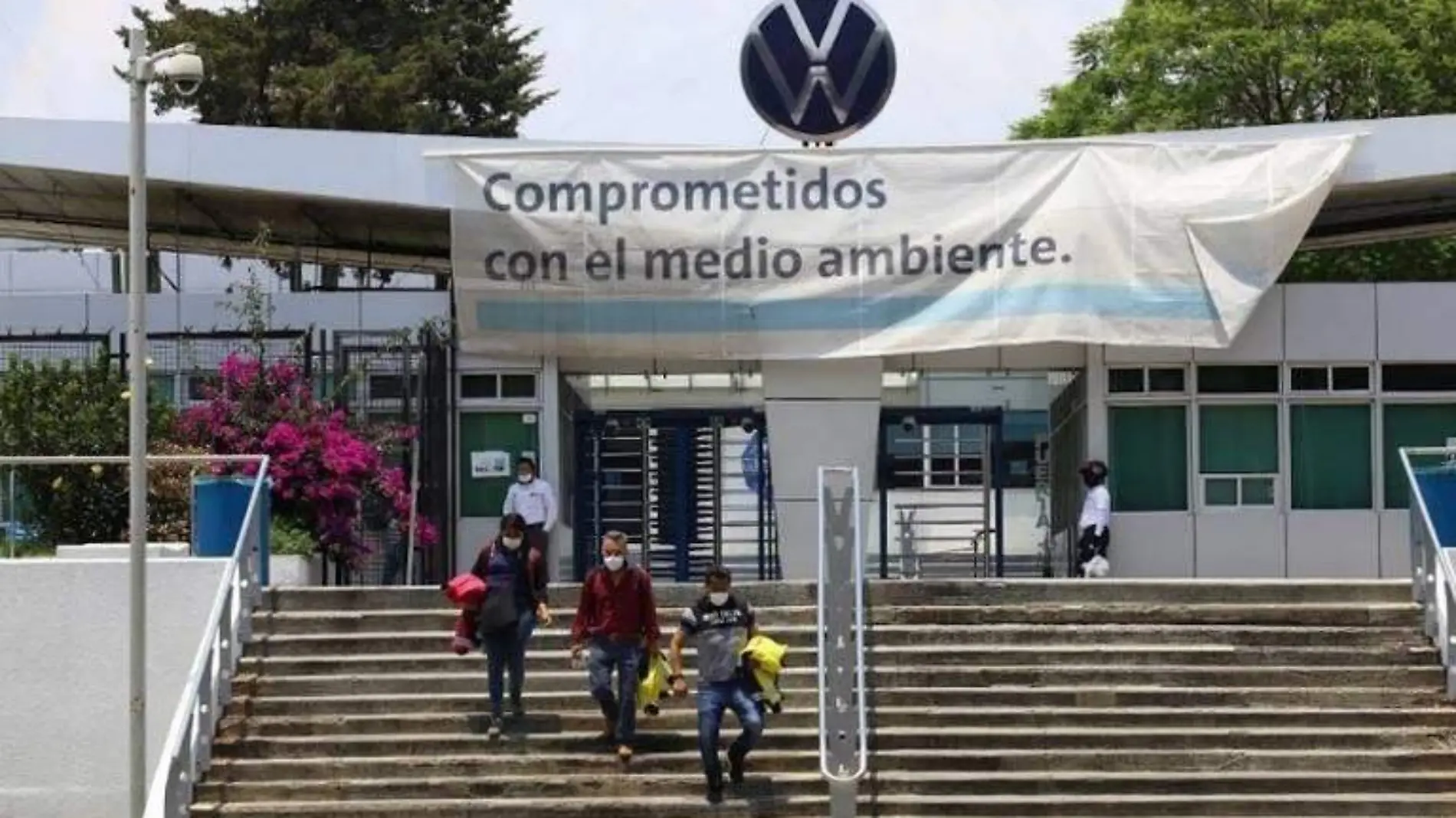 Volkswagen busca aprobar nueva propuesta salarial tras rechazo inicial 